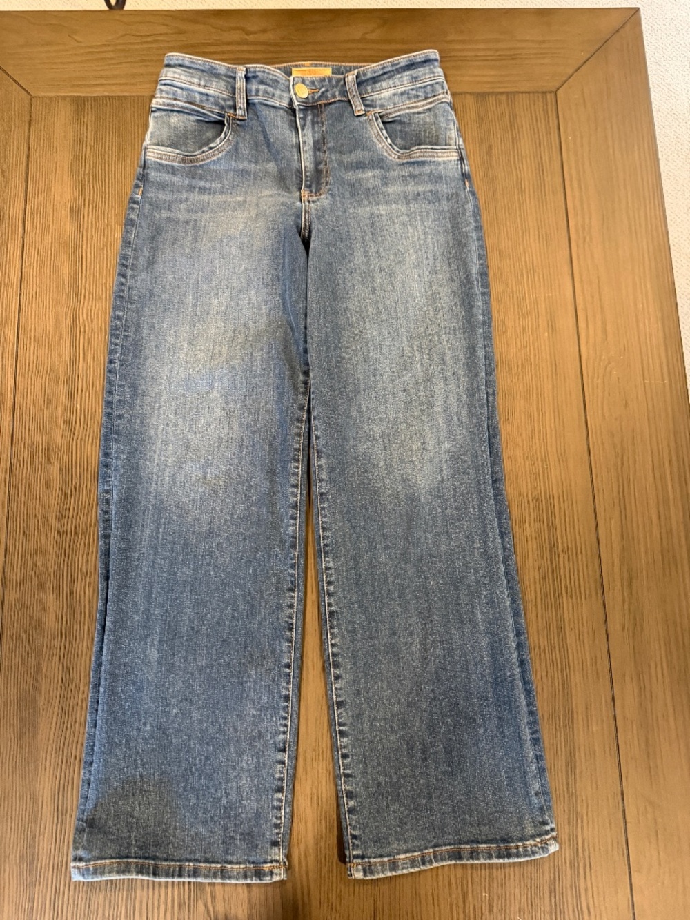 Kut from the Kloth Jodi straight leg jeans in medium blue denim